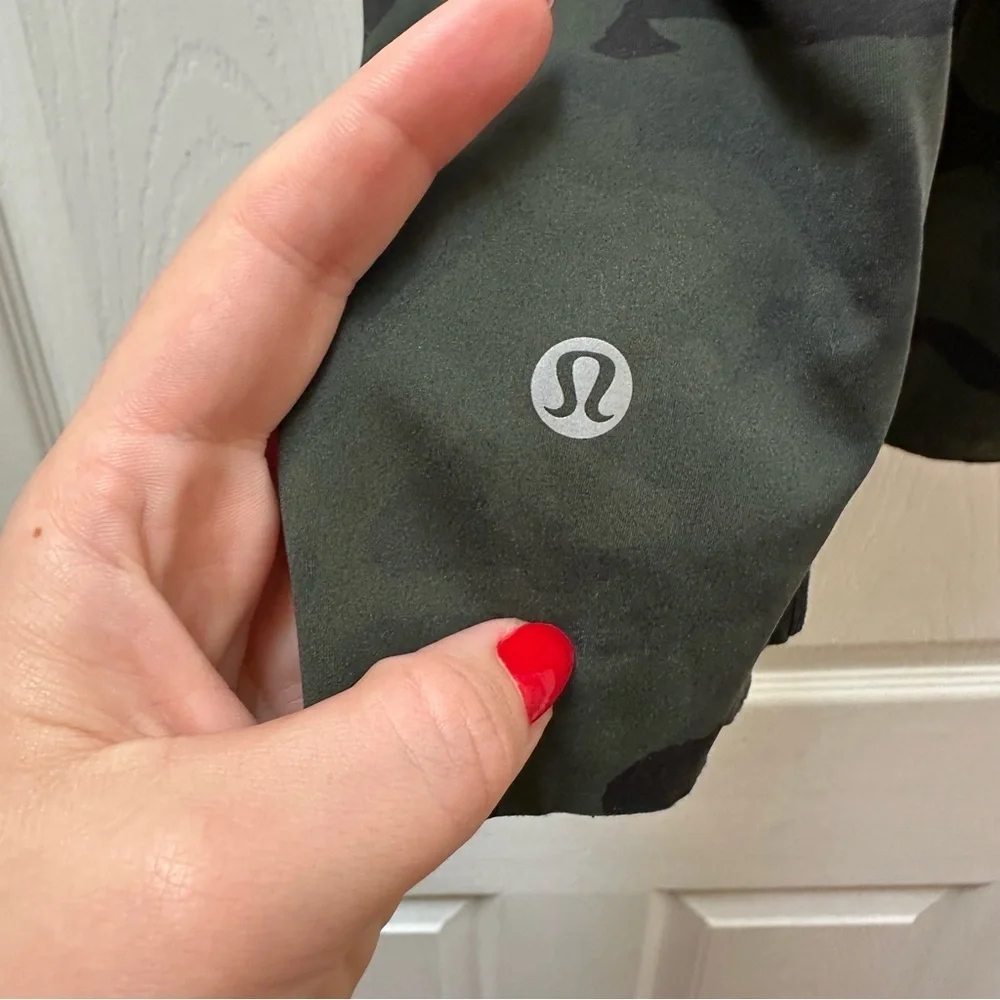 Lululemon fast and free spandex, biker shorts, green camouflage camo 4